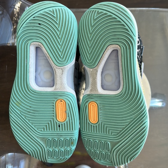 Nike KD 14 EP 'Essential' UNISEX - Picture 4 of 5